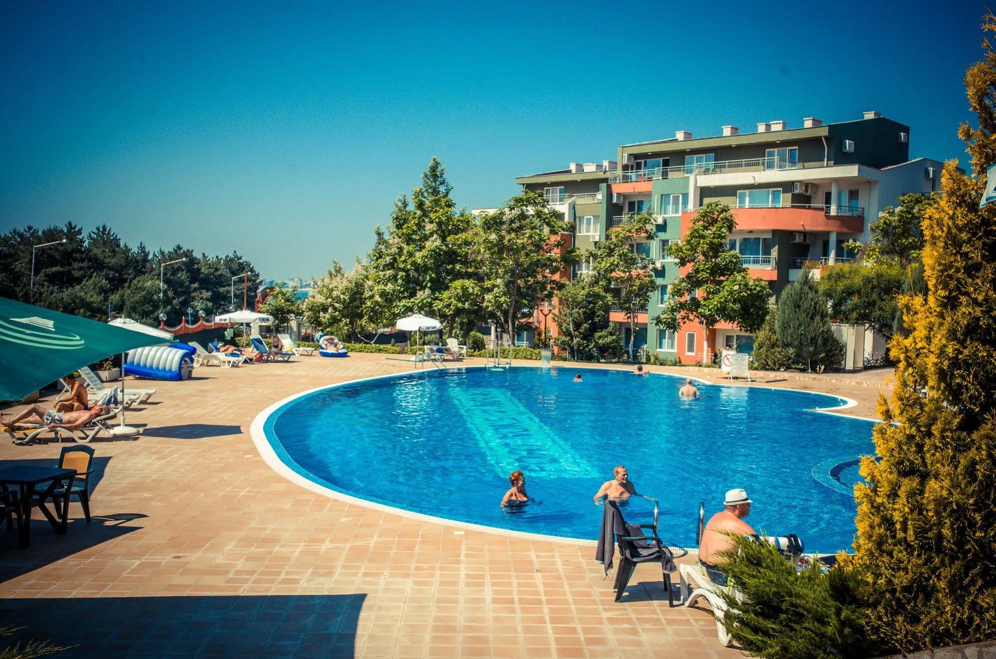 Gt Green Fort Beach Apartments Pantai Sunny Bagian luar foto