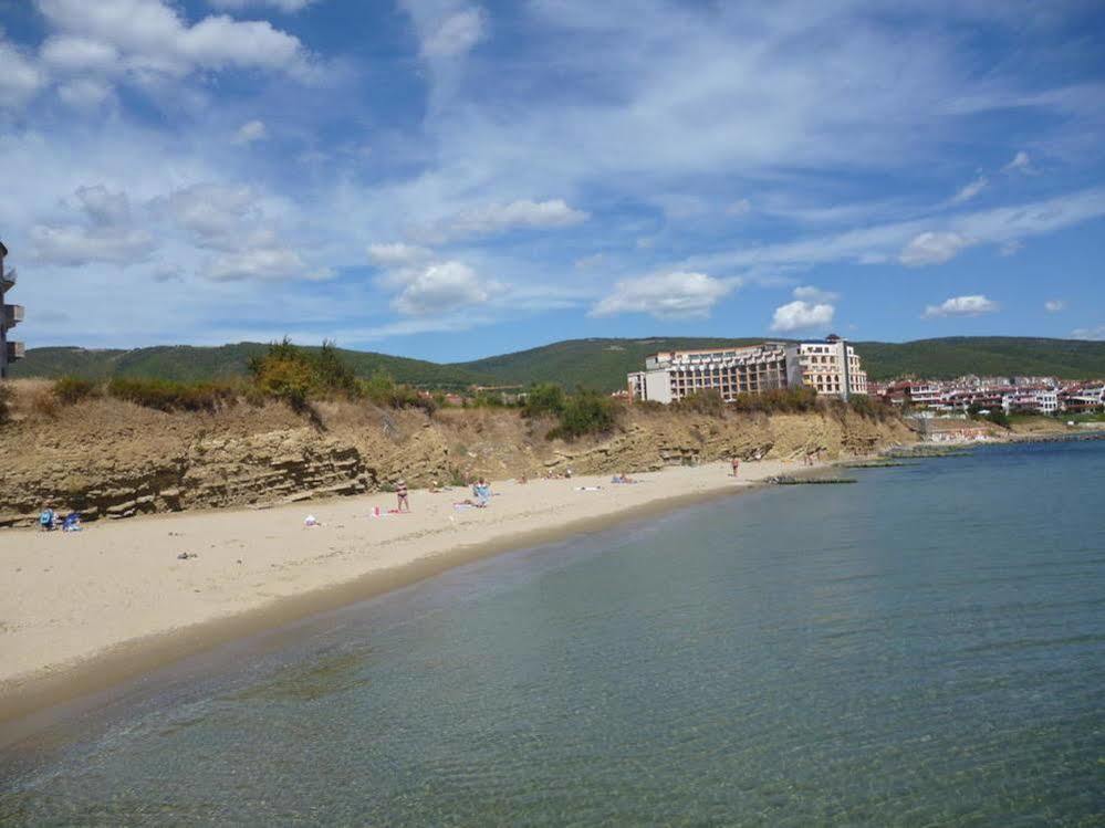 Gt Green Fort Beach Apartments Pantai Sunny Bagian luar foto