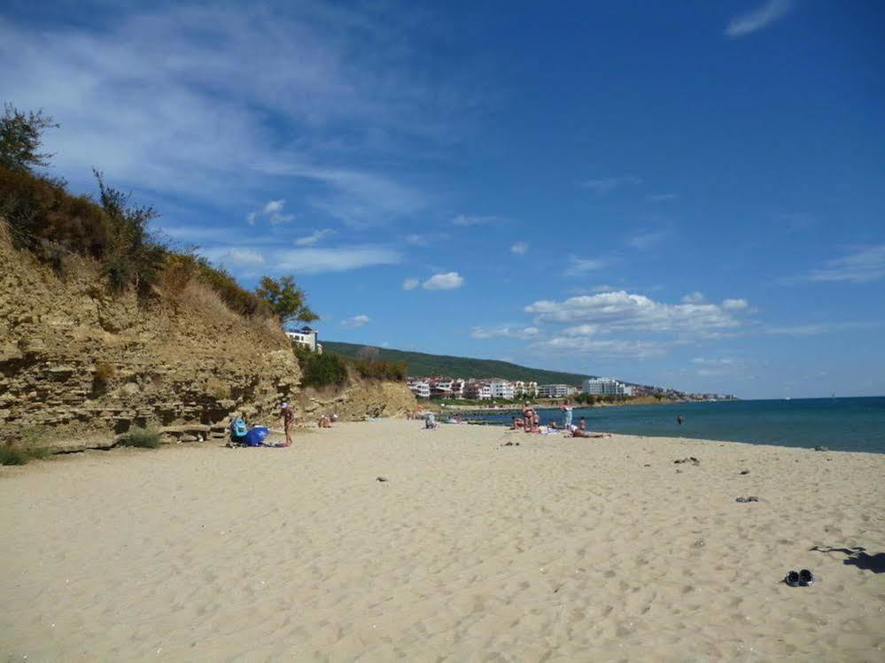 Gt Green Fort Beach Apartments Pantai Sunny Bagian luar foto